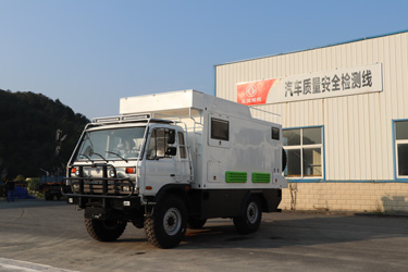 四驱平头排半2070越野旅居车_东风153越野底盘改装_越野房车个性化定制