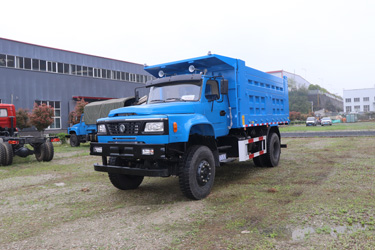 四驱尖头自卸_东风4×4越野自卸车_东风尖头210马力卡车