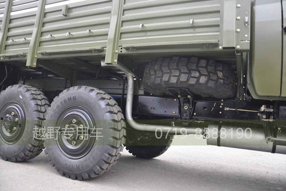 EQ2082,东风尖头运兵车,东风四驱卡车
