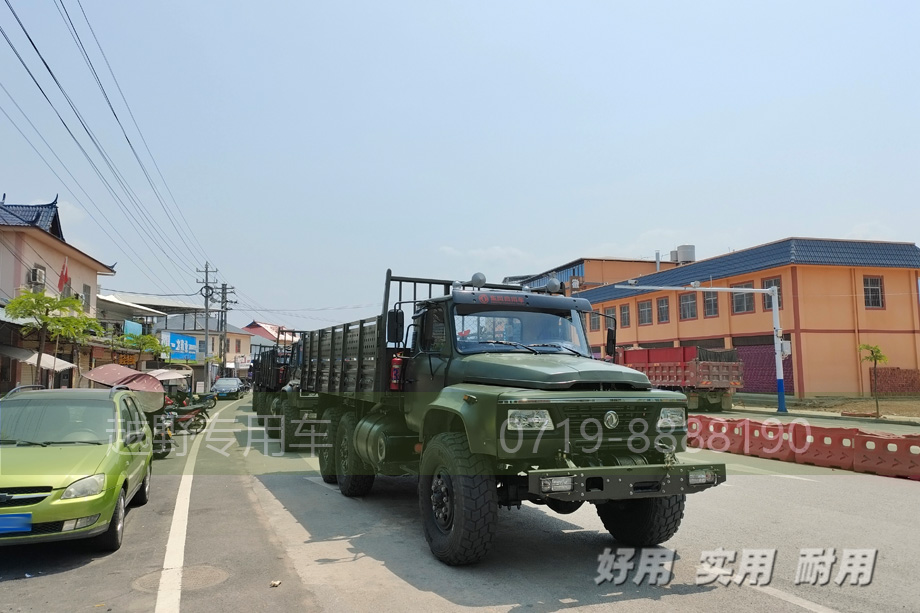 东风尖头卡车,东风六驱卡车,越野卡车,EQ2082,EQ2100