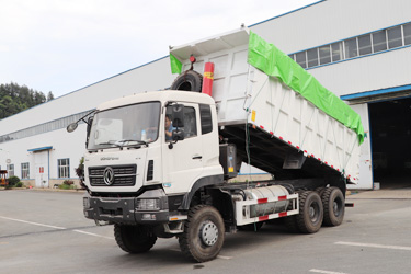 340马力六驱东风自卸卡车_6×6后八轮重型翻斗_13吨矿用城建渣土车