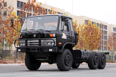 东风六驱EQ2102底盘_246炮车专用底盘_190马力6×6运兵车3.5吨小钢炮军车
