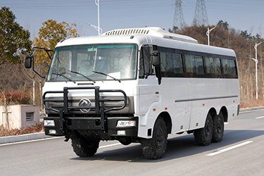 六驱30座越野型客车_东风190马力城乡村村通中巴车_6*6森林武警消防运兵车