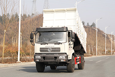 东风四驱210马力自卸车_前7后13吨手动8档运输车_后双胎越野专用翻斗车