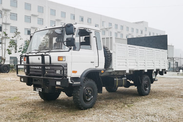 四驱东风EQ2070军车底盘改装液压尾板车_4×4越野专用车卸货举升车_电动升降尾板